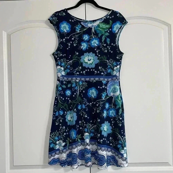 New York & Company Dresses & Skirts - New York & Company Floral Printed Dress​​